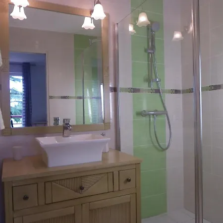 Le Logis De Saint-martin Alojamento de Acomodação e Pequeno-almoço 3*