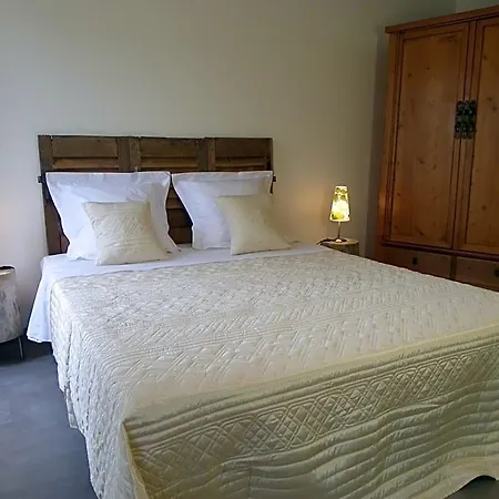 Le Logis De Saint-martin Bed & Breakfast